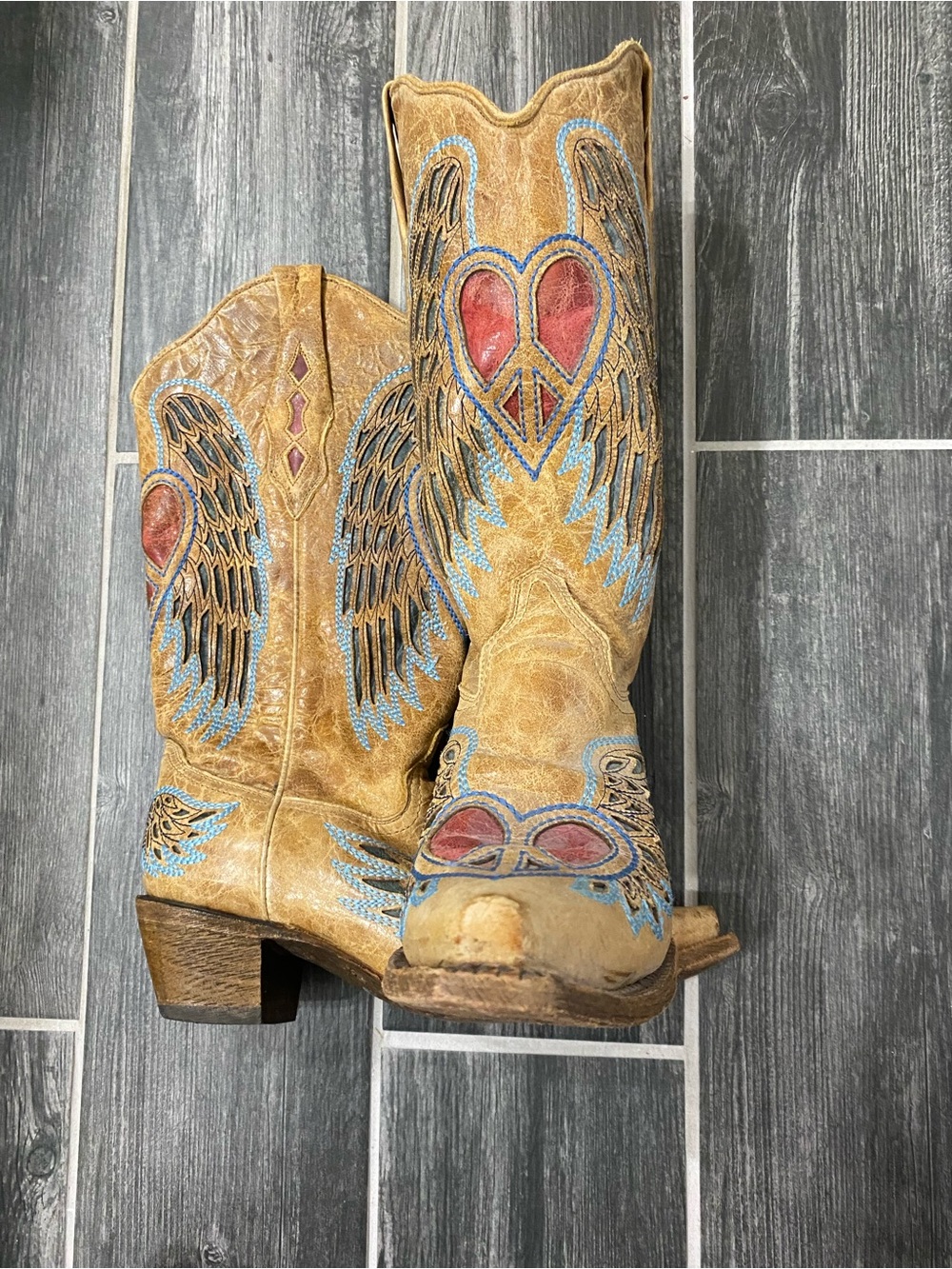 Corral Vintage Heart and Wing Boots 8M - Picture 6 of 10